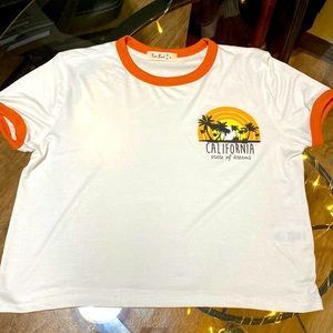 New Medium Tres Bien Orange Palm Beach California Tee